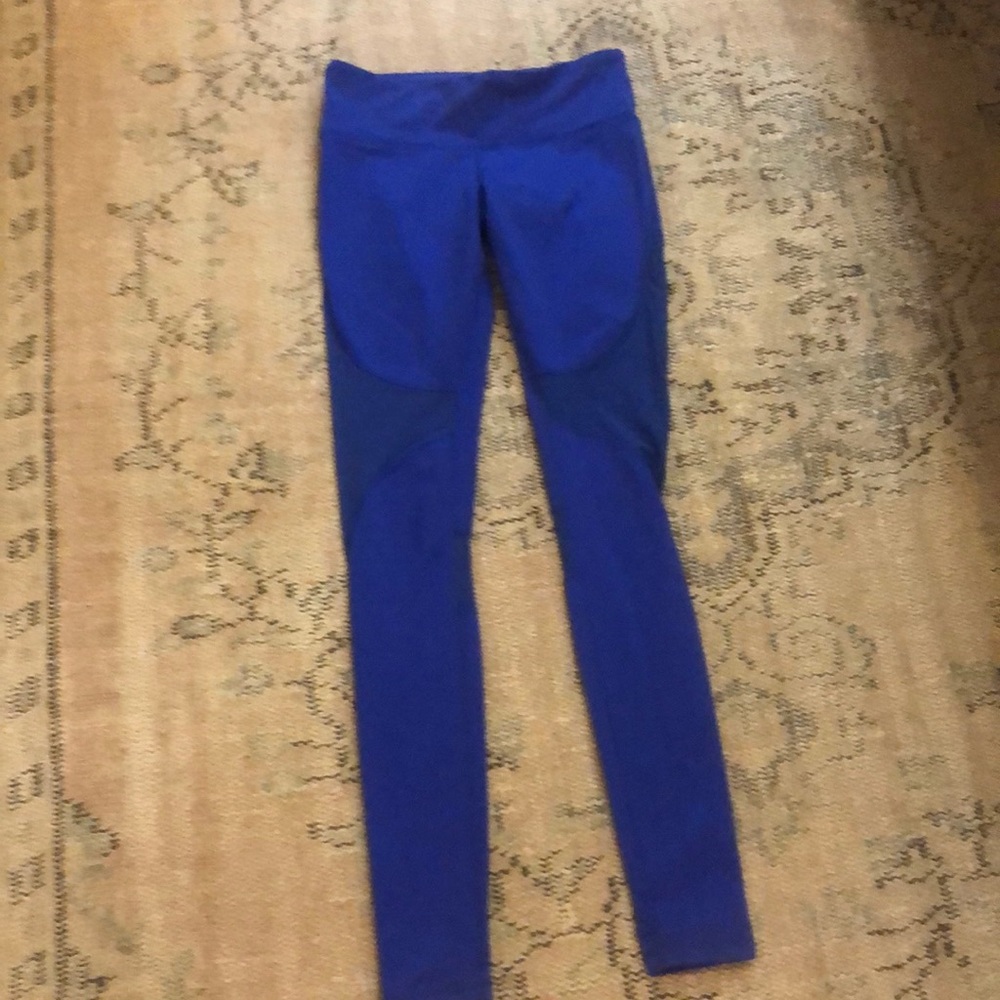 Alo Coast leggings in Alo Blu